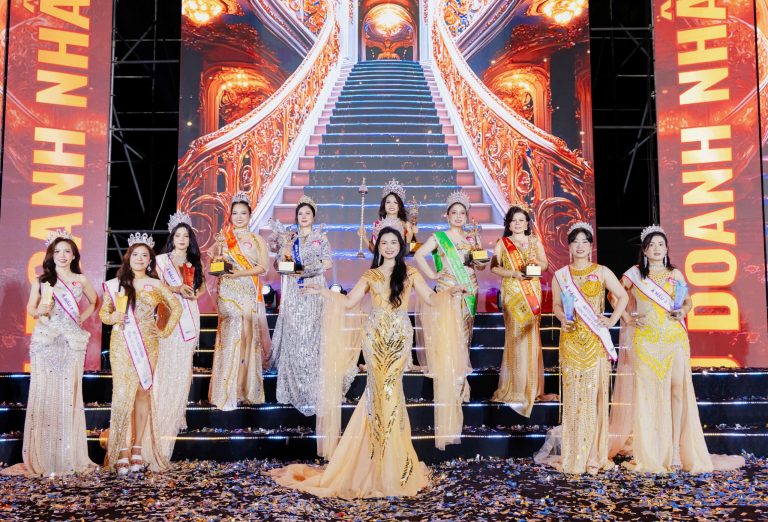 Hoa hậu Trí tuệ Phạm Duy thăng hạng nhan sắc, chấm thi chung kết Hoa hậu Doanh nhân Hương Sắc Việt Nam 2025